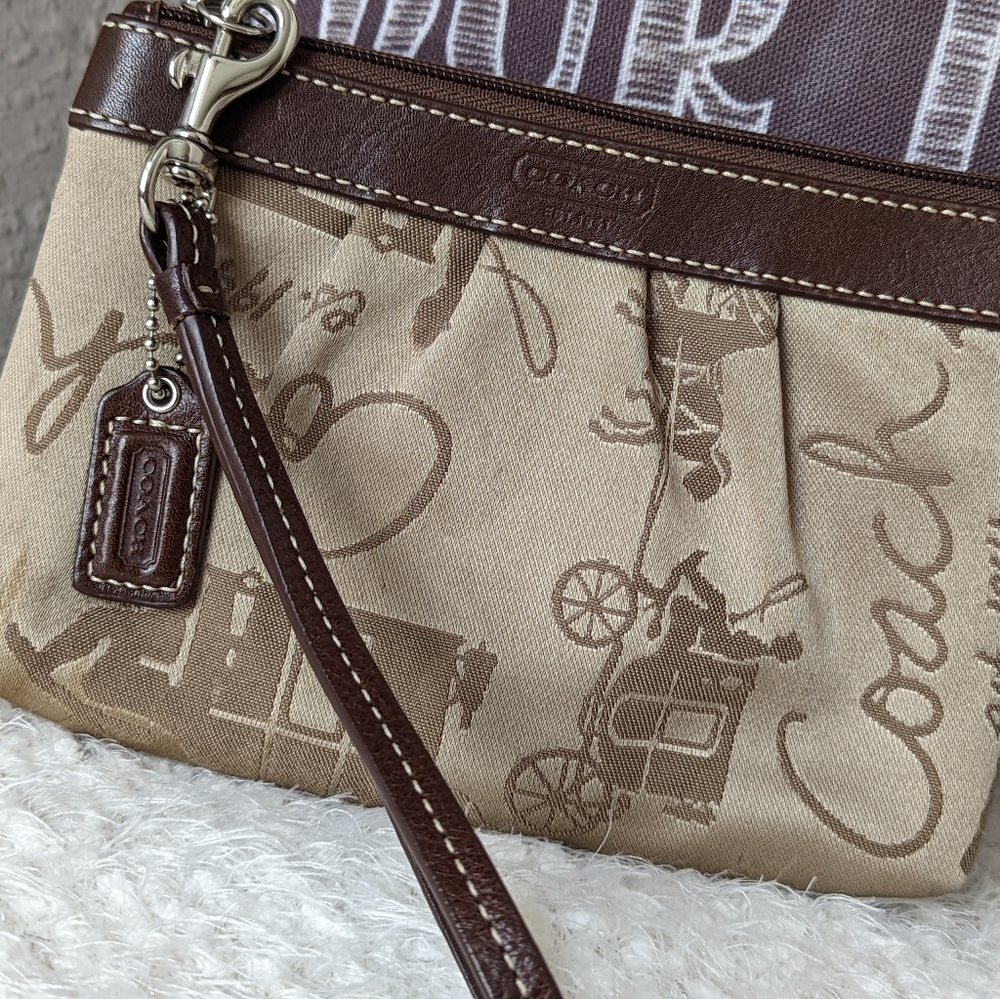 Coach Horse & Carriage Wristlet - Khaki